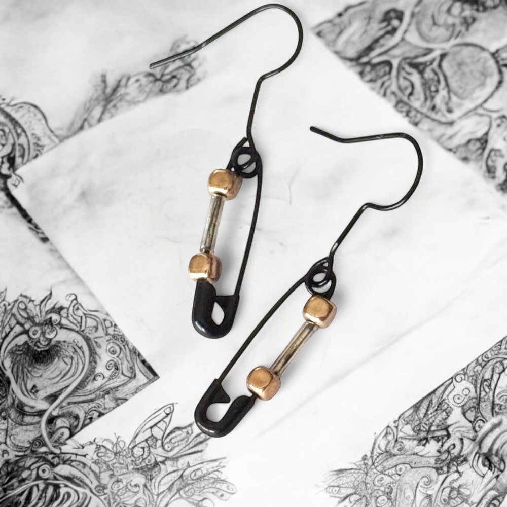 5 For 25small Punk Black Safety Pin Earrings 8$